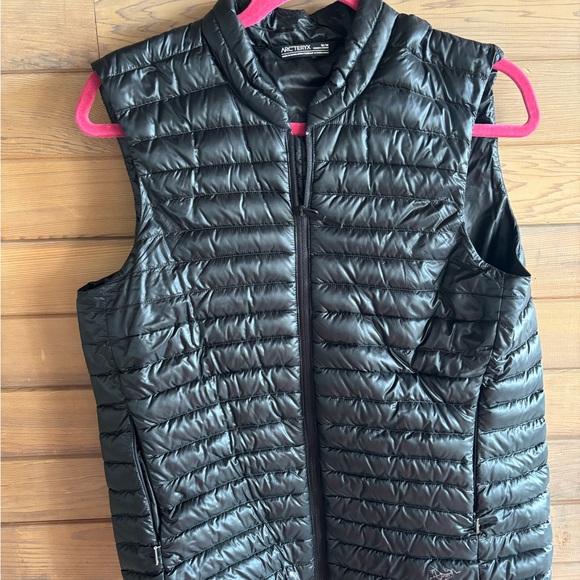 Arc'teryx Black Quilted Vest - Picture 1 of 3